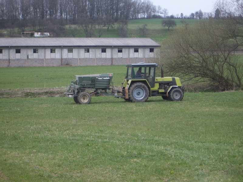 bilder/16_9_2002/jaguar_+_fendt_824_4.jpg