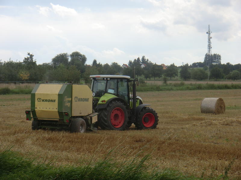 bilder/5_6_2003/jaguar_+_fendt_824_4.jpg
