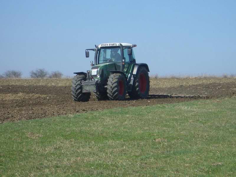 bilder/31_3_2005/fendt_716_8.jpg