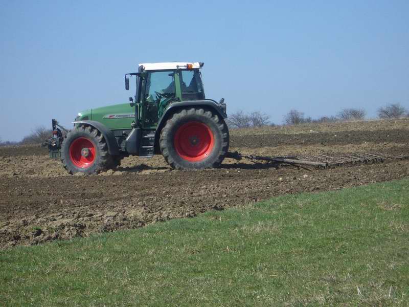 bilder/31_3_2005/fendt_716_9.jpg