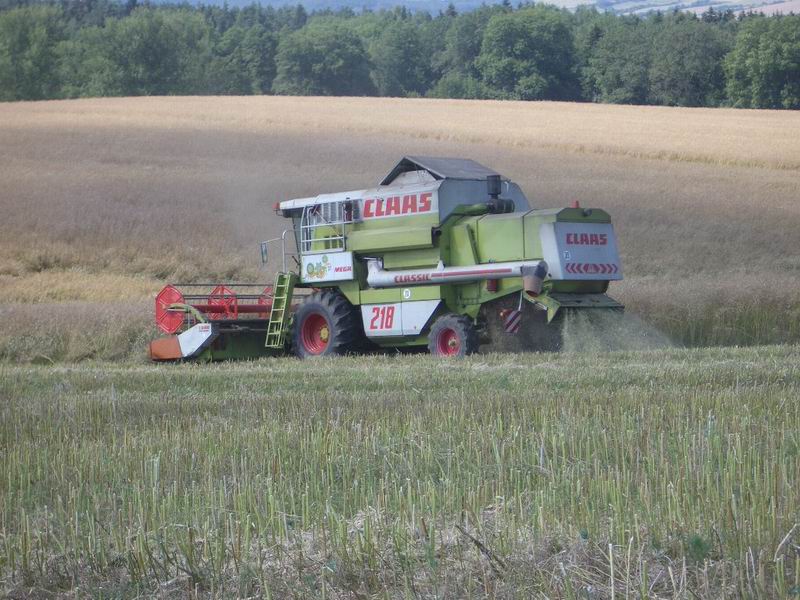 bilder/22_8_2005/lexion_fendt_zt_323_3.jpg